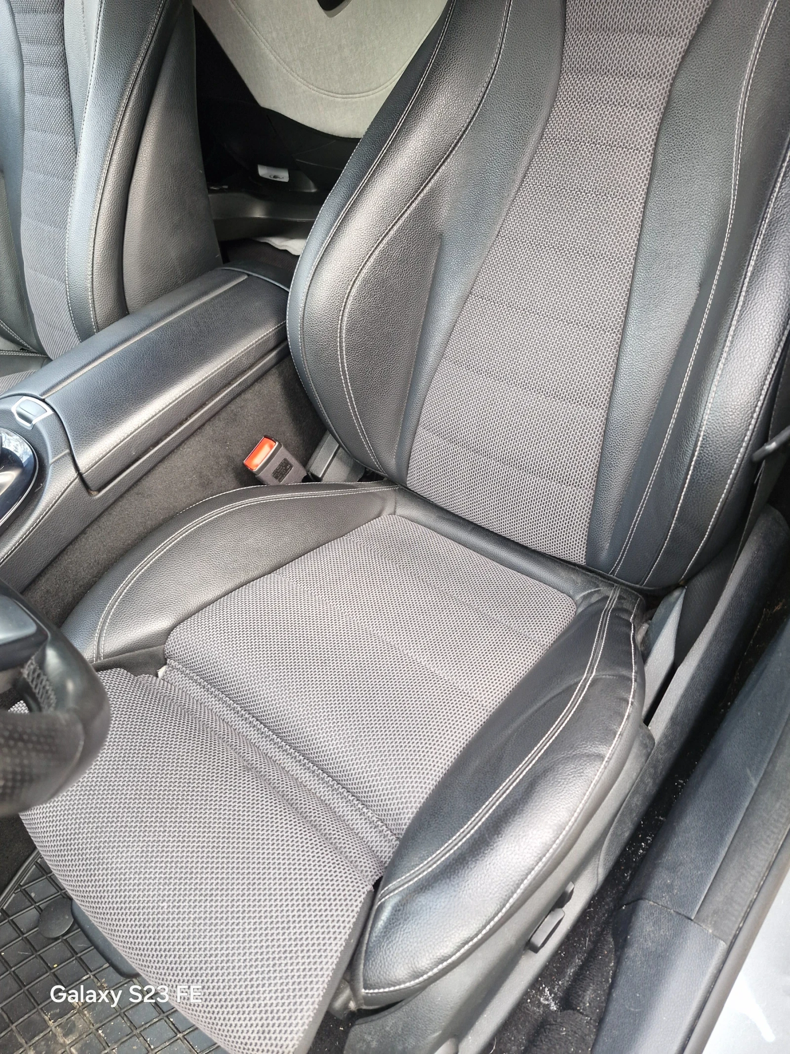 Mercedes-Benz E 220, снимка 3 - Автомобили и джипове - 56198241