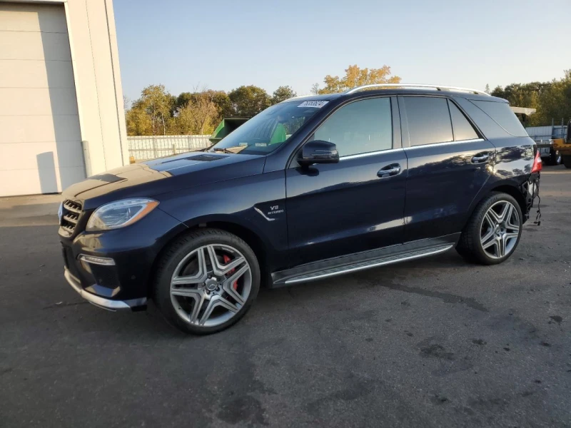 Mercedes-Benz ML 63 AMG Designo* Harman Kardon* Мъртва т.* FULL, снимка 1 - Автомобили и джипове - 48632114