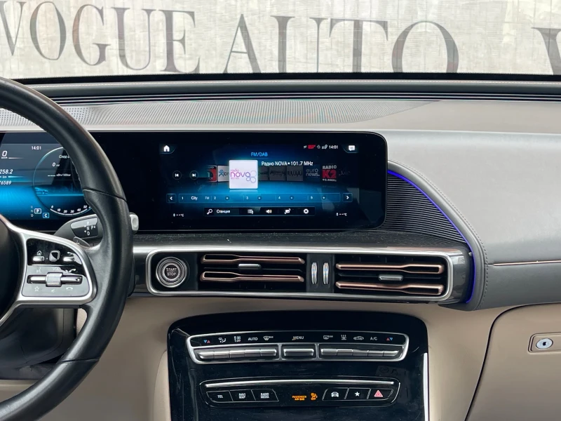 Mercedes-Benz EQC 400* 4Matic* AMG* BURMESTER* 360* MEMORY* Keyless*, снимка 10 - Автомобили и джипове - 52027016