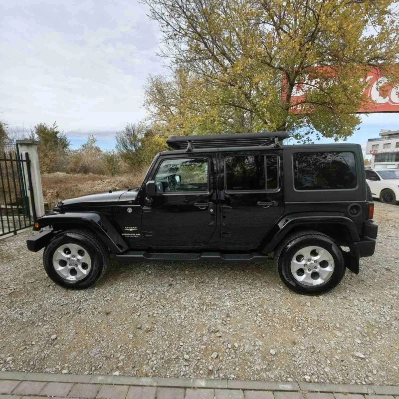 Jeep Wrangler Unlimited SAHARA, снимка 4 - Автомобили и джипове - 52316458