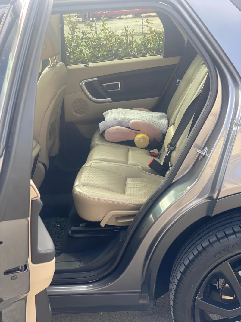 Land Rover Discovery Sport HSE, снимка 6 - Автомобили и джипове - 52771536