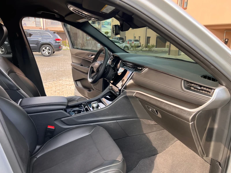 Jeep Grand cherokee 7 места, снимка 11 - Автомобили и джипове - 53109198