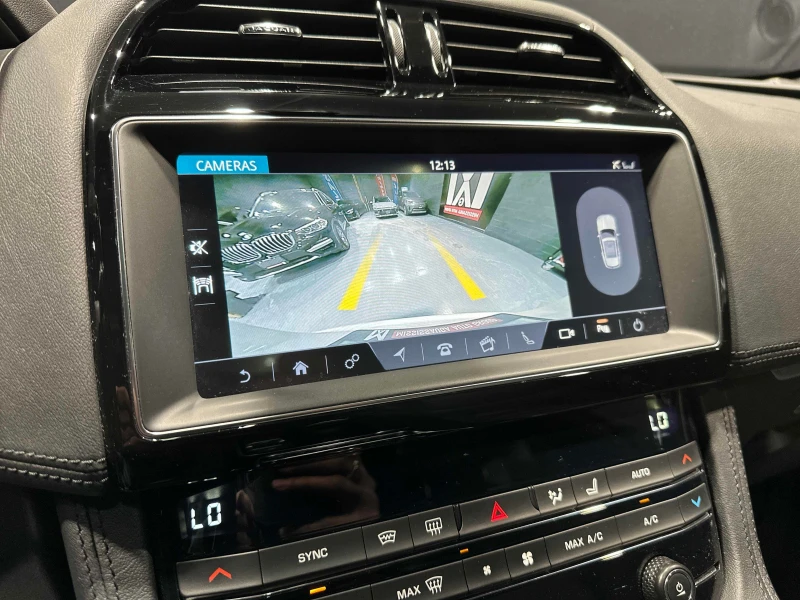 Jaguar F-PACE 2.0L 4cyl AWD, снимка 3 - Автомобили и джипове - 53260122
