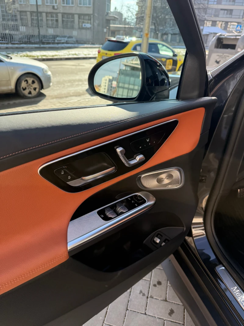 Mercedes-Benz GLC 350 e Plug-in hybrid   6000 km !!!, снимка 10 - Автомобили и джипове - 53345632