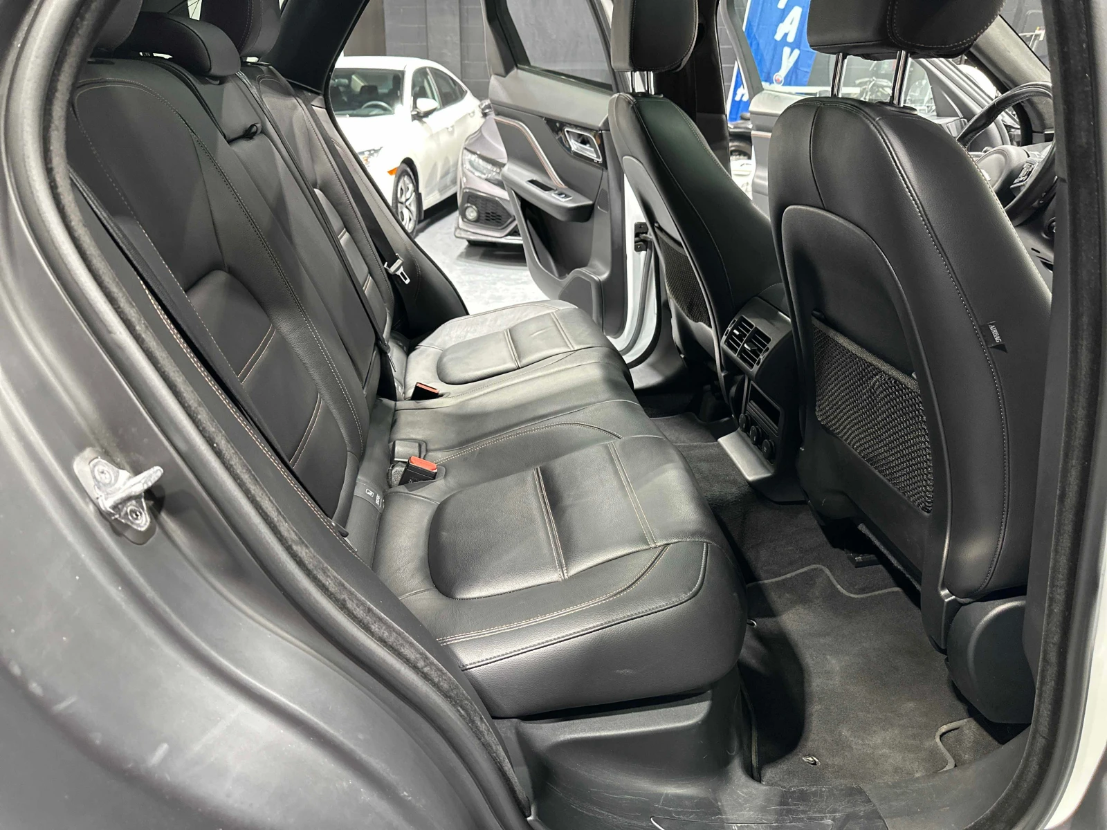 Jaguar F-PACE 2.0L 4cyl AWD - изображение 8