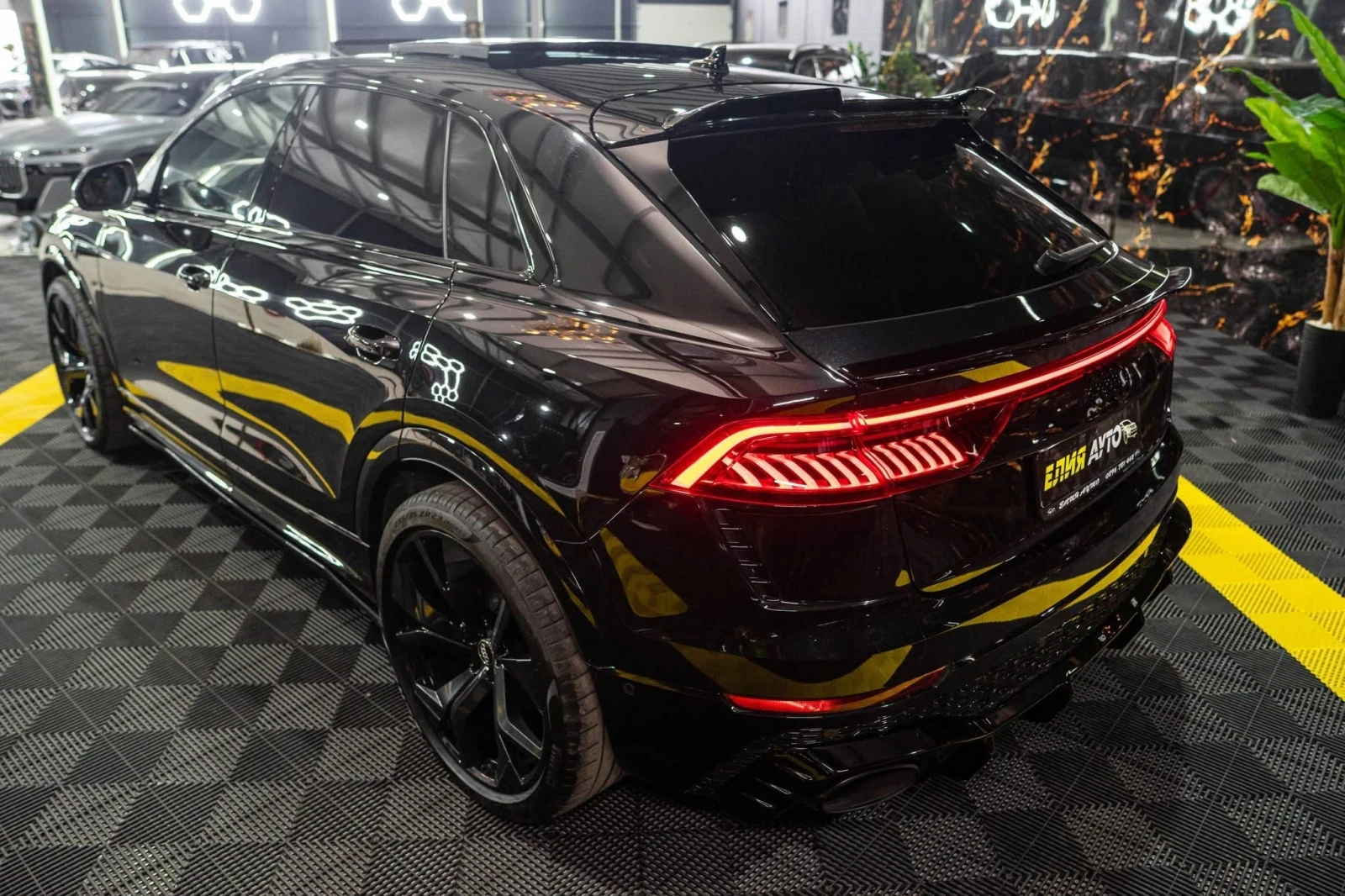 Audi RSQ8 4.0 V8 800HP CARBON CERAMIC ПАНО B&O ЛИЗИНГ 100% - изображение 7