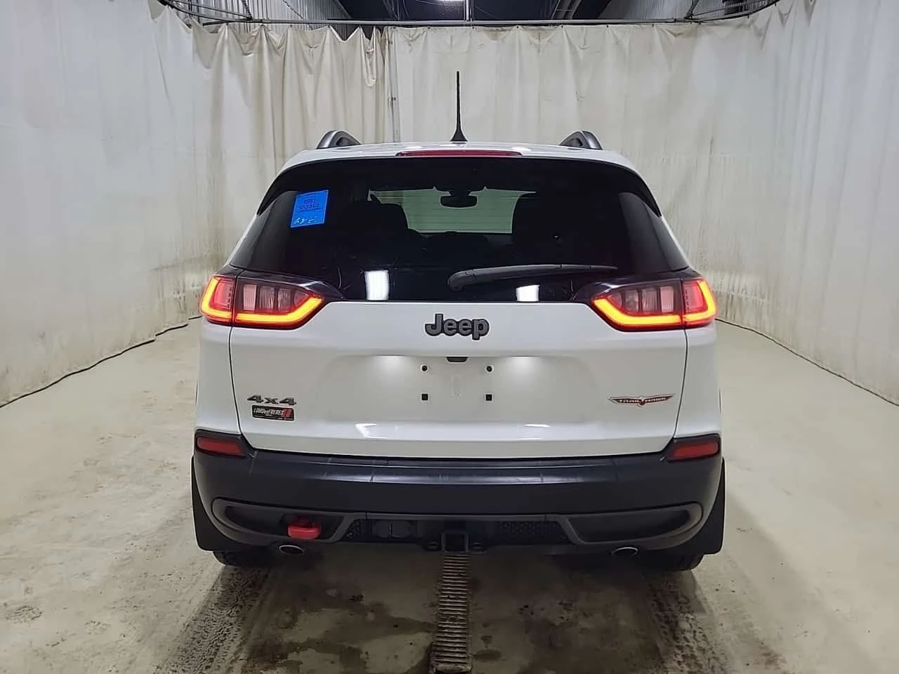 Jeep Cherokee * TRAILHAWK * PANORAMA* ПОДГРЕВИ* 2 КЛЮЧА* CARFAX , снимка 17 - Автомобили и джипове - 53711775