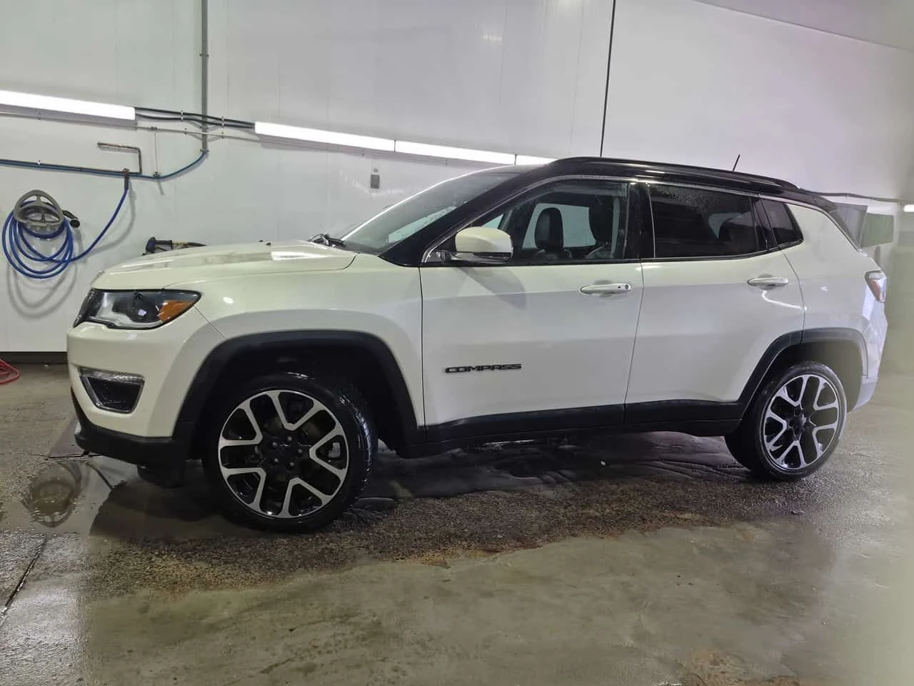 Jeep Compass Limited/ПАНОРАМА/ЛИЦЕНЗИРАН ПРОДАВАЧ, снимка 3 - Автомобили и джипове - 54038240