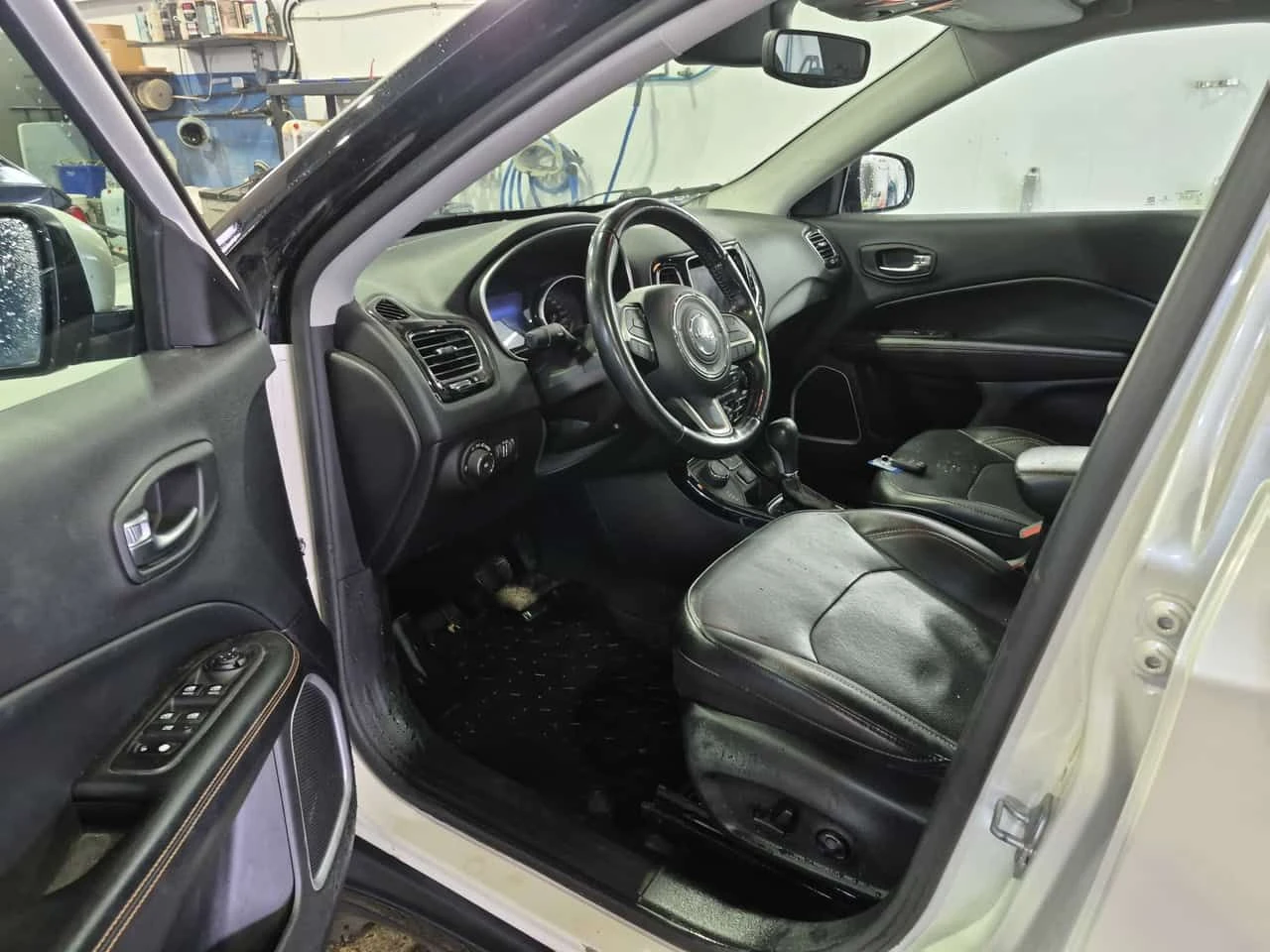 Jeep Compass Limited/ПАНОРАМА/ЛИЦЕНЗИРАН ПРОДАВАЧ, снимка 7 - Автомобили и джипове - 54038240