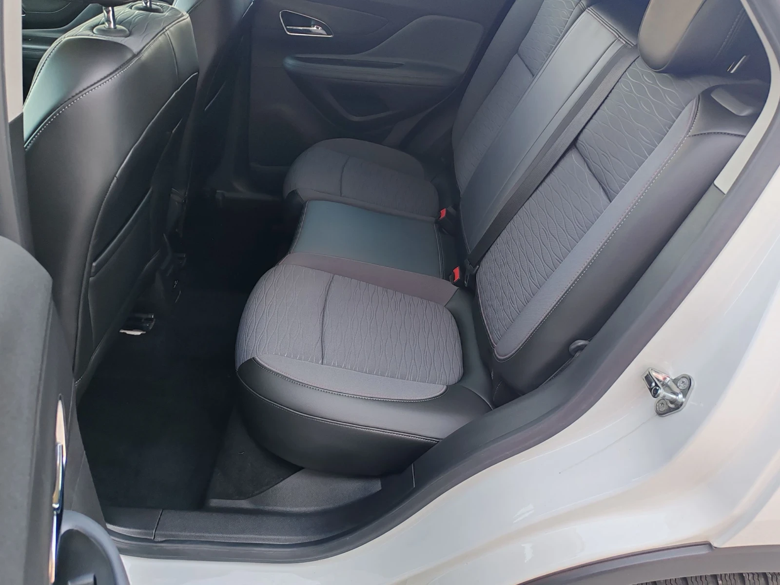 Opel Mokka 1.6i 84хил.км 116кс Cosmo Top Unikat, снимка 14 - Автомобили и джипове - 54139341