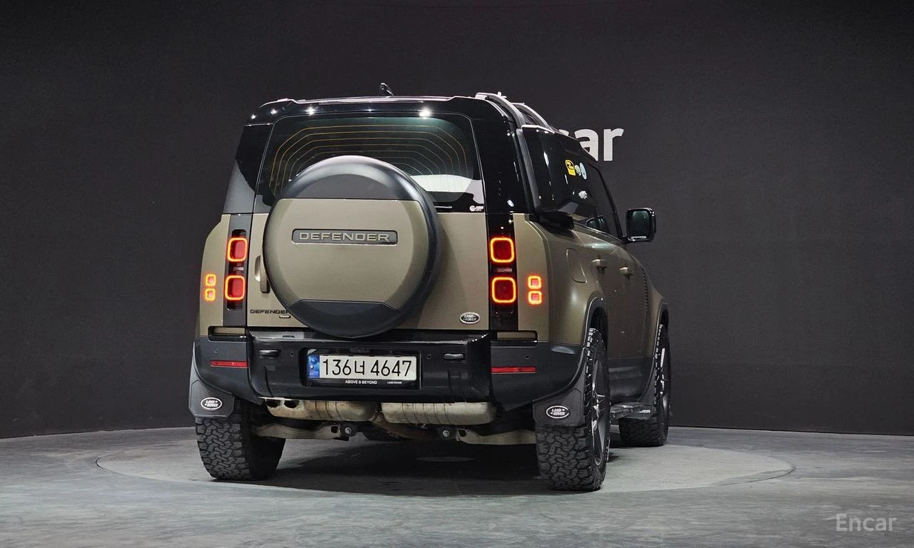 Land Rover Defender 110* D300* HSE, снимка 3 - Автомобили и джипове - 54823735