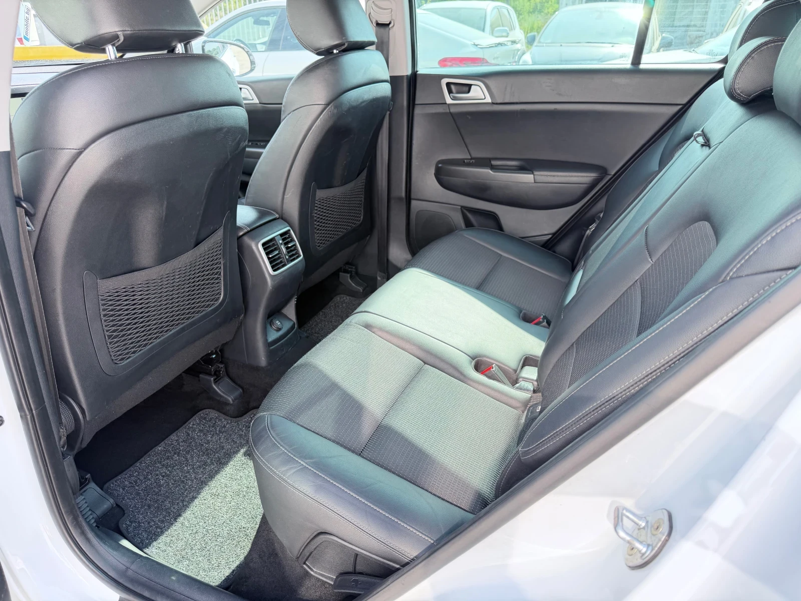 Kia Sportage 1.7crdi 141k.c* Navi* Facelift* NOVA* UNIKAT* , снимка 8 - Автомобили и джипове - 55592054