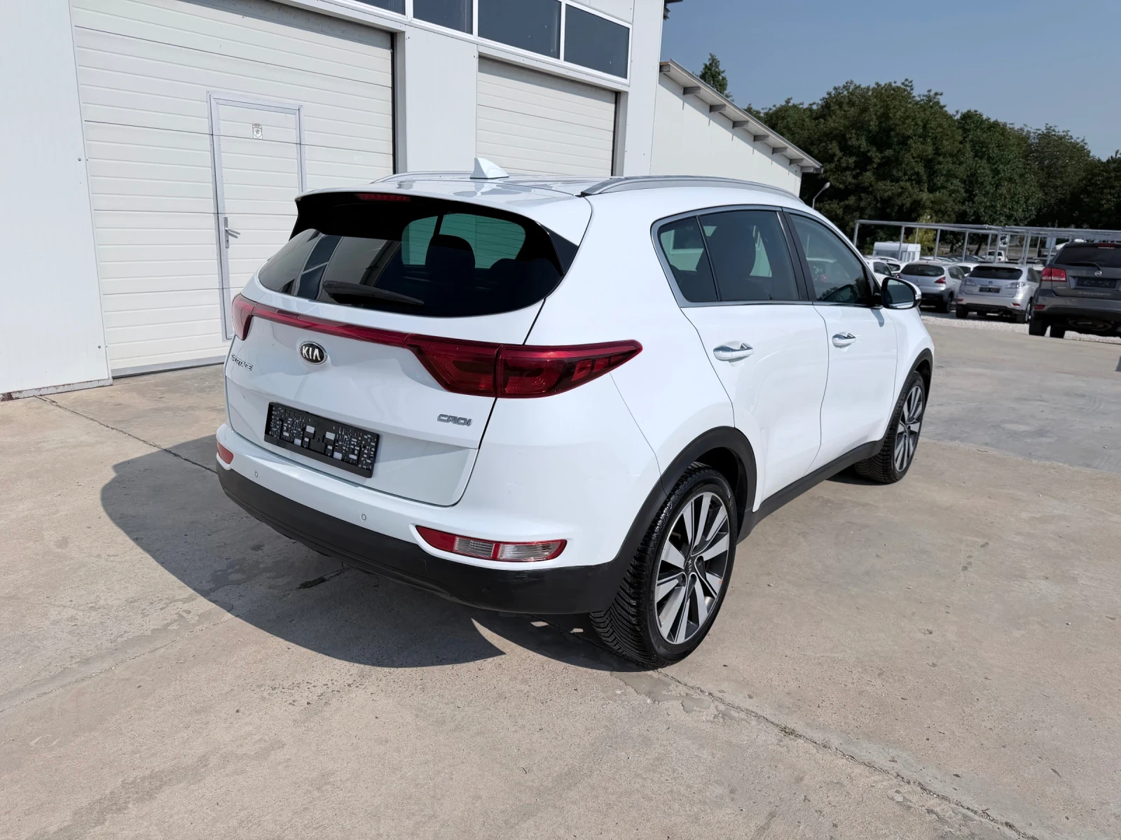 Kia Sportage 1.7crdi 141k.c* Navi* Facelift* NOVA* UNIKAT* , снимка 13 - Автомобили и джипове - 55592054