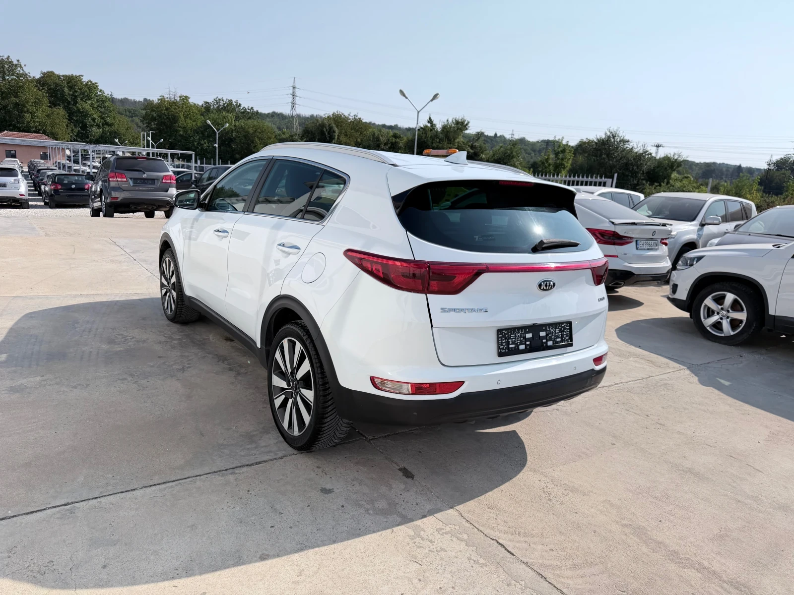 Kia Sportage 1.7crdi 141k.c* Navi* Facelift* NOVA* UNIKAT* , снимка 5 - Автомобили и джипове - 55592054
