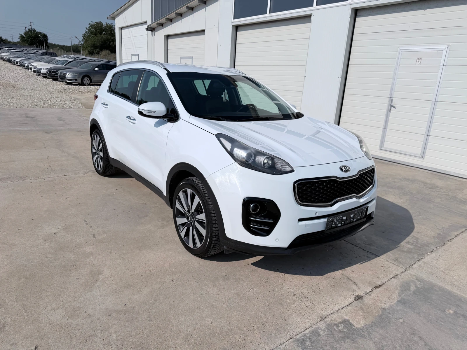Kia Sportage 1.7crdi 141k.c* Navi* Facelift* NOVA* UNIKAT* , снимка 11 - Автомобили и джипове - 55592054