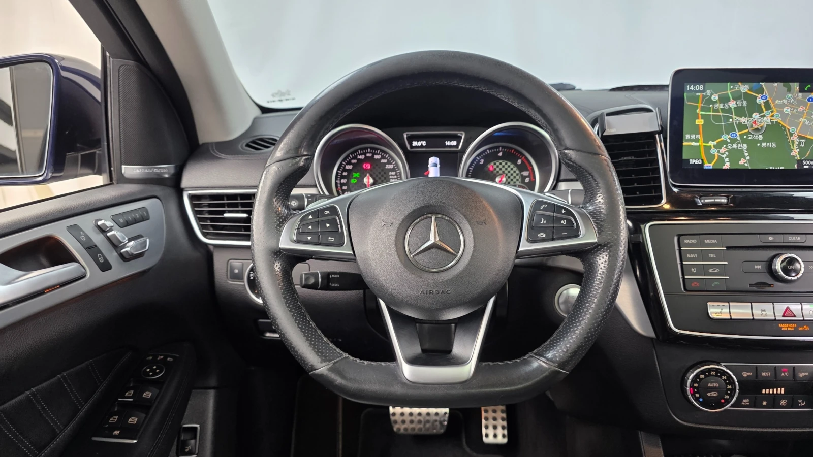 Mercedes-Benz GLE 350 4MATIC Coupé | 360  , снимка 10 - Автомобили и джипове - 56225761