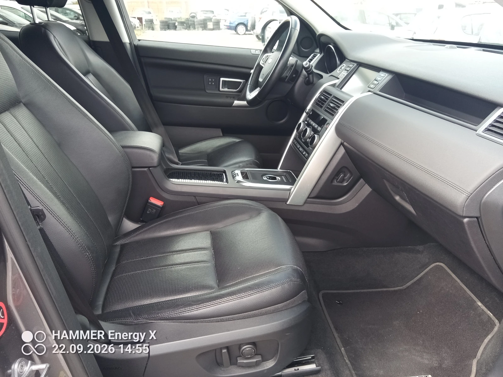 Land Rover Discovery Sport 2.0d 180, снимка 10 - Автомобили и джипове - 56313155