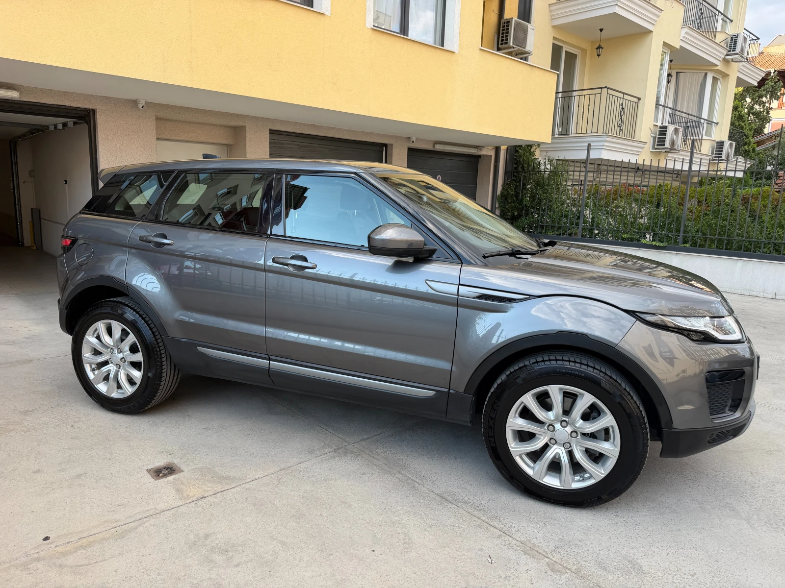 Land Rover Evoque, снимка 4 - Автомобили и джипове - 56707023