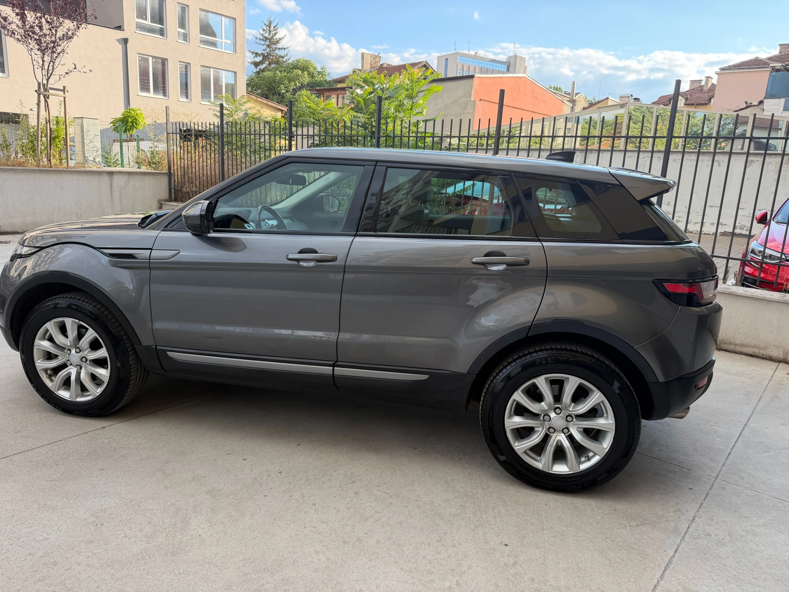 Land Rover Evoque, снимка 5 - Автомобили и джипове - 56707023