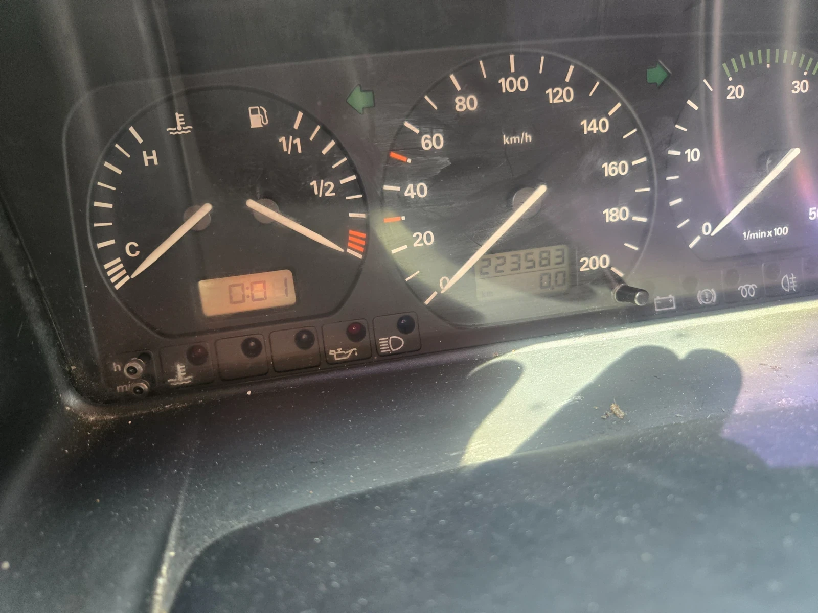 VW T4 2, 5 тди 9 места 102коня клима изплащане прес ТБИ , снимка 2 - Бусове и автобуси - 55146255