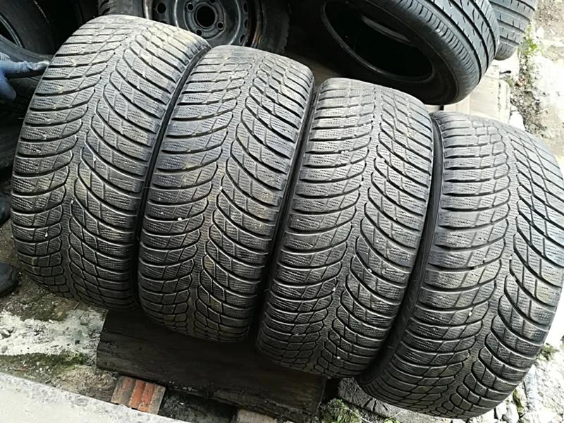 Гуми Зимни 225/45R17, снимка 2 - Гуми и джанти - 22770547