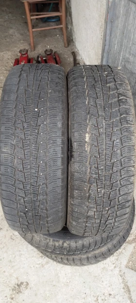 Гуми Зимни 185/60R15, снимка 1 - Гуми и джанти - 47285683