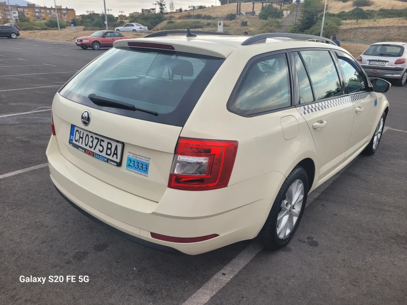 Skoda Octavia 1.6TDI/AVTOMATIK, снимка 5 - Автомобили и джипове - 47097399