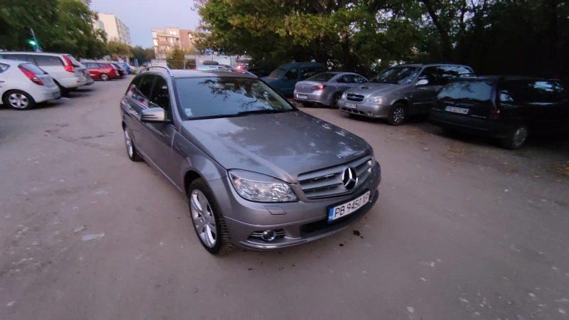 Mercedes-Benz C 180 Pre-facelift, снимка 3 - Автомобили и джипове - 47343947