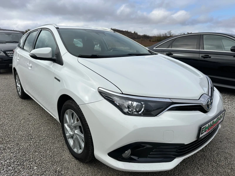 Toyota Auris 1.8Hybrid Euro 6/B, снимка 2 - Автомобили и джипове - 47939094