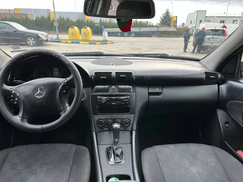 Mercedes-Benz C 220, снимка 4 - Автомобили и джипове - 48148561