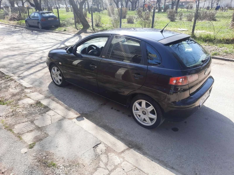 Seat Ibiza, снимка 2 - Автомобили и джипове - 48692543