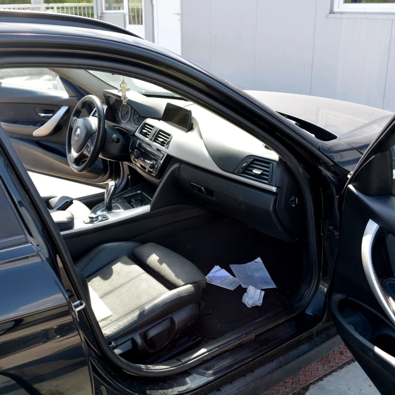 BMW 320 2.0 xDrive, снимка 7 - Автомобили и джипове - 49858397