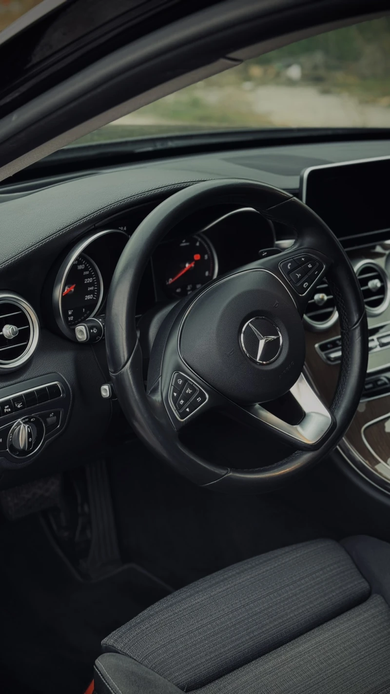 Mercedes-Benz C 220, снимка 9 - Автомобили и джипове - 53276737
