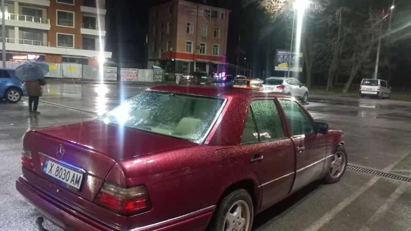 Mercedes-Benz 124 124, снимка 4 - Автомобили и джипове - 53403863