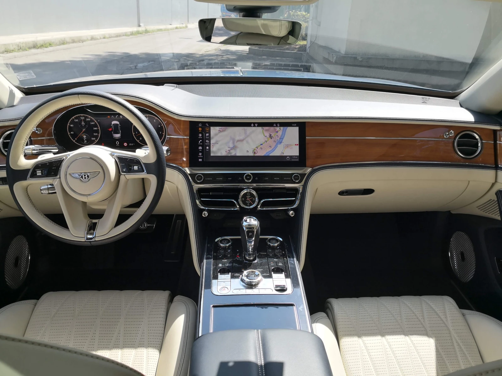 Bentley Flying Spur W12/ NAIM/ 3D WALNUT VENEER/ NIGHT VISION/ PANO/22 | Mobile.bg   12