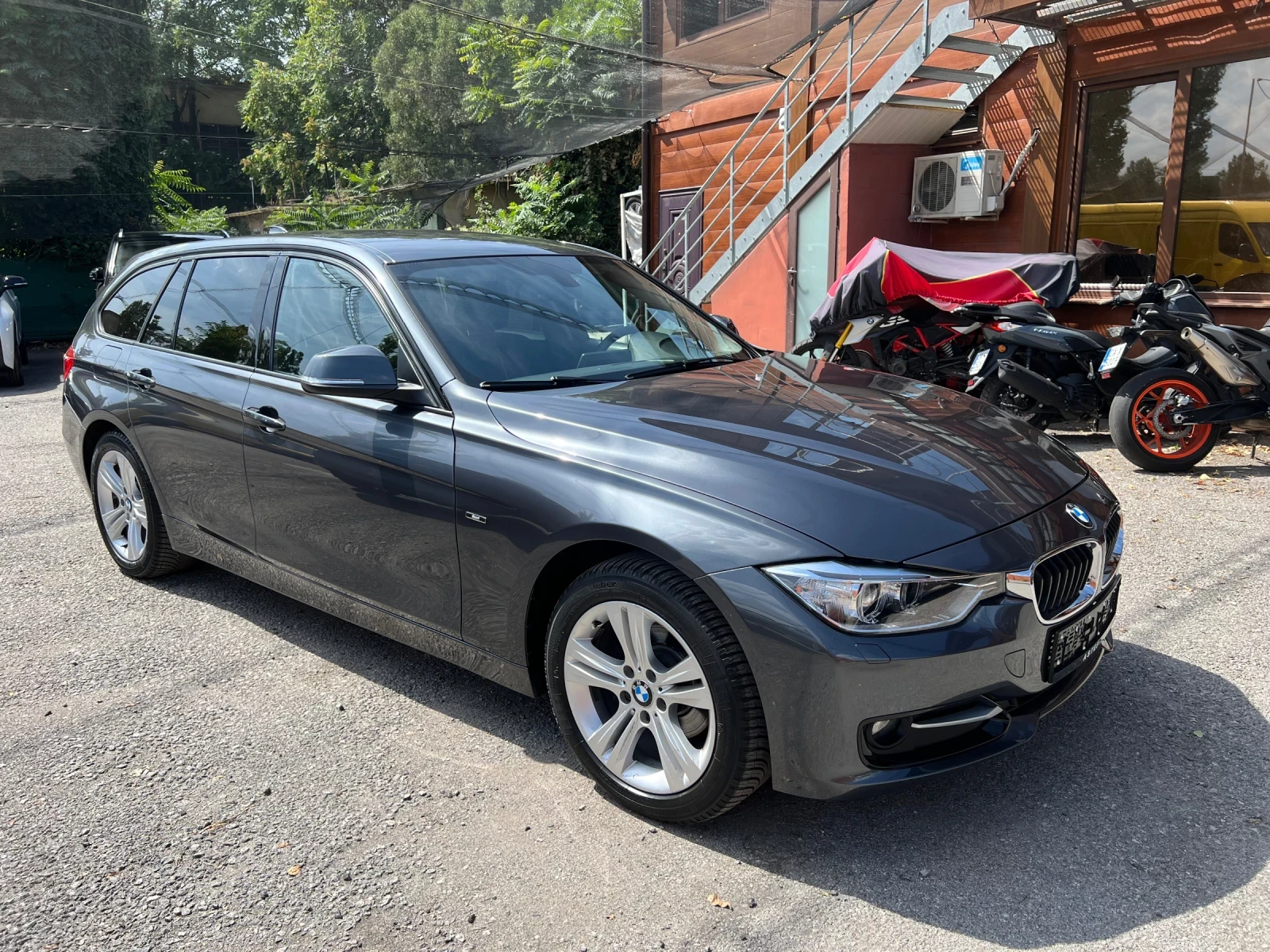 BMW 318 D xDrive Sport 143 к.с. Навигация - изображение 3