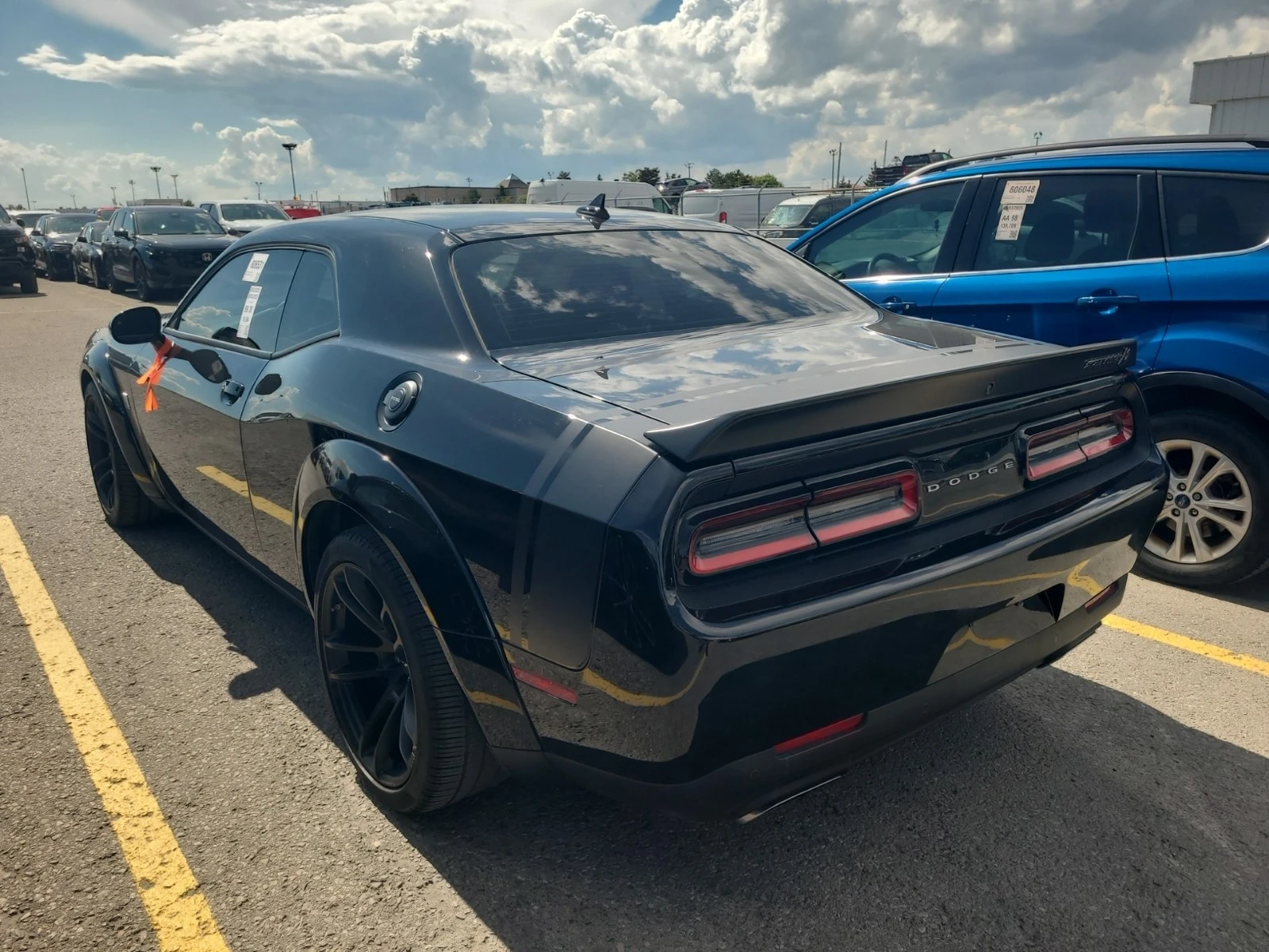 Dodge Challenger * * WIDEBODY * * CARFAX * * АВТО КРЕДИТ * *  - изображение 3