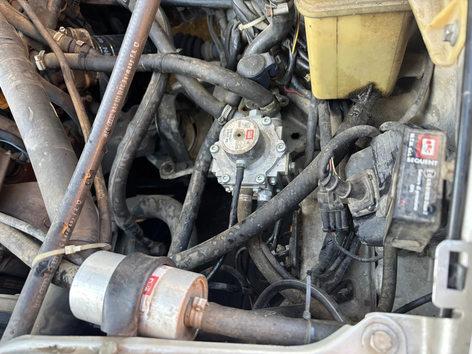 Audi 80 B4 Avant 1.6E - изображение 10