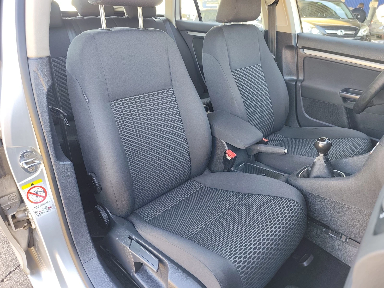 VW Golf 1.6 TDI  | Mobile.bg   14