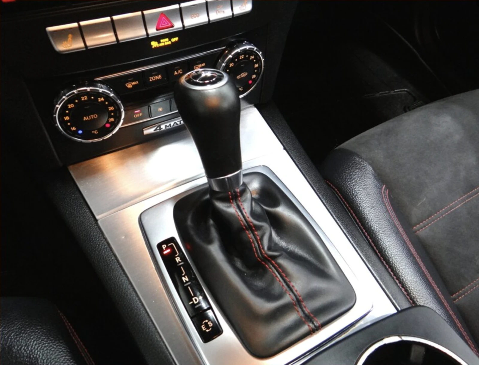 Mercedes-Benz C 350 4Matic Coupe / PANO / Sport Seats  | Mobile.bg   11