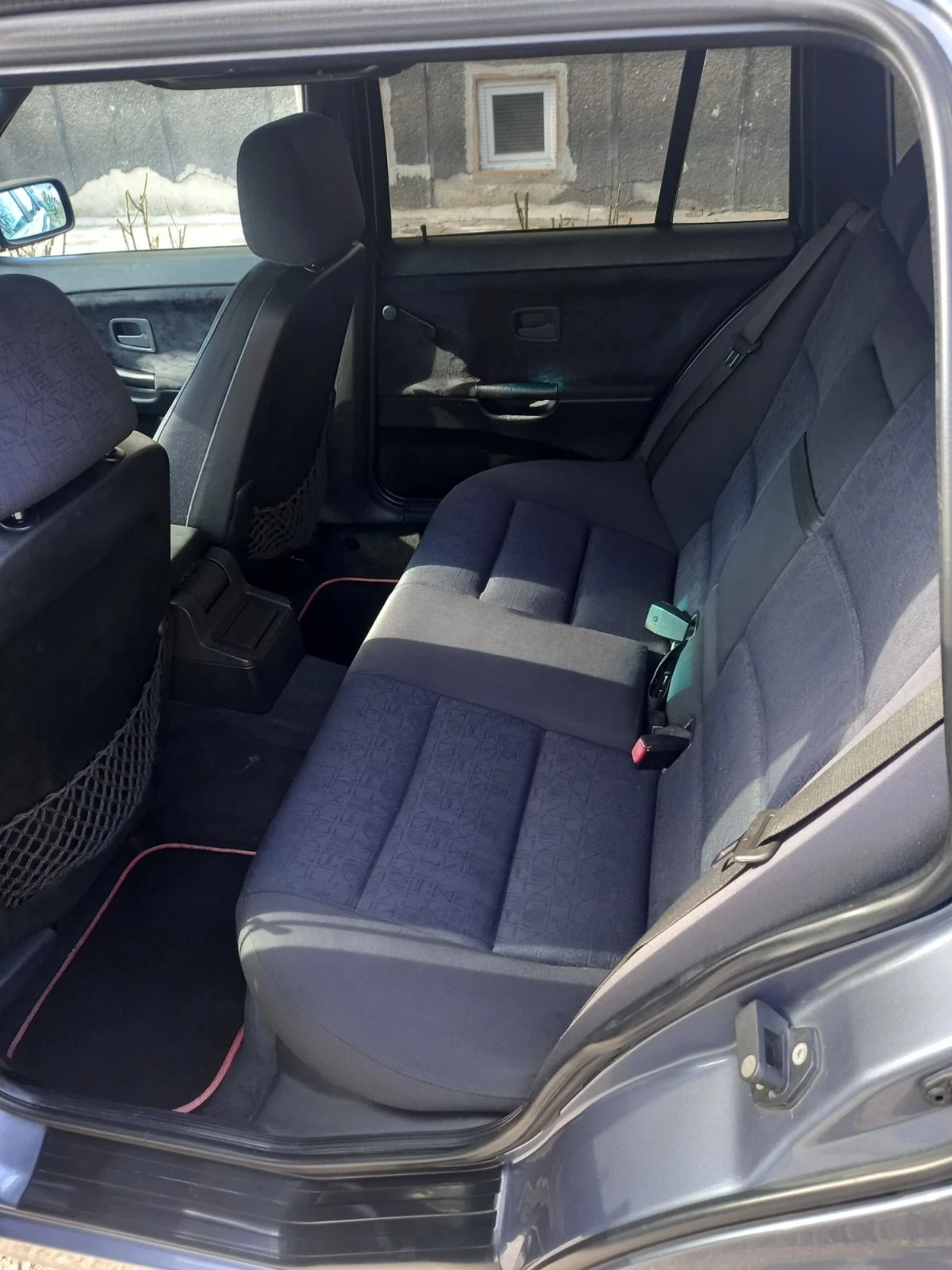 BMW 318  - изображение 8