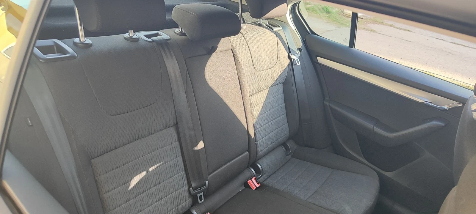 Skoda Octavia DSG 6, снимка 5 - Автомобили и джипове - 53848317