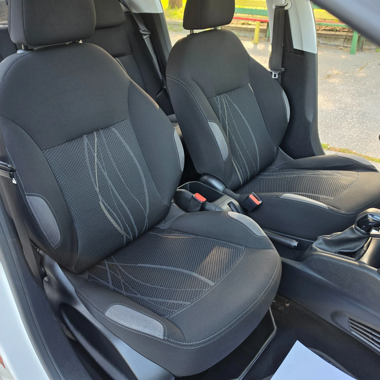 Peugeot 208 1.4HDI, снимка 10 - Автомобили и джипове - 54285598