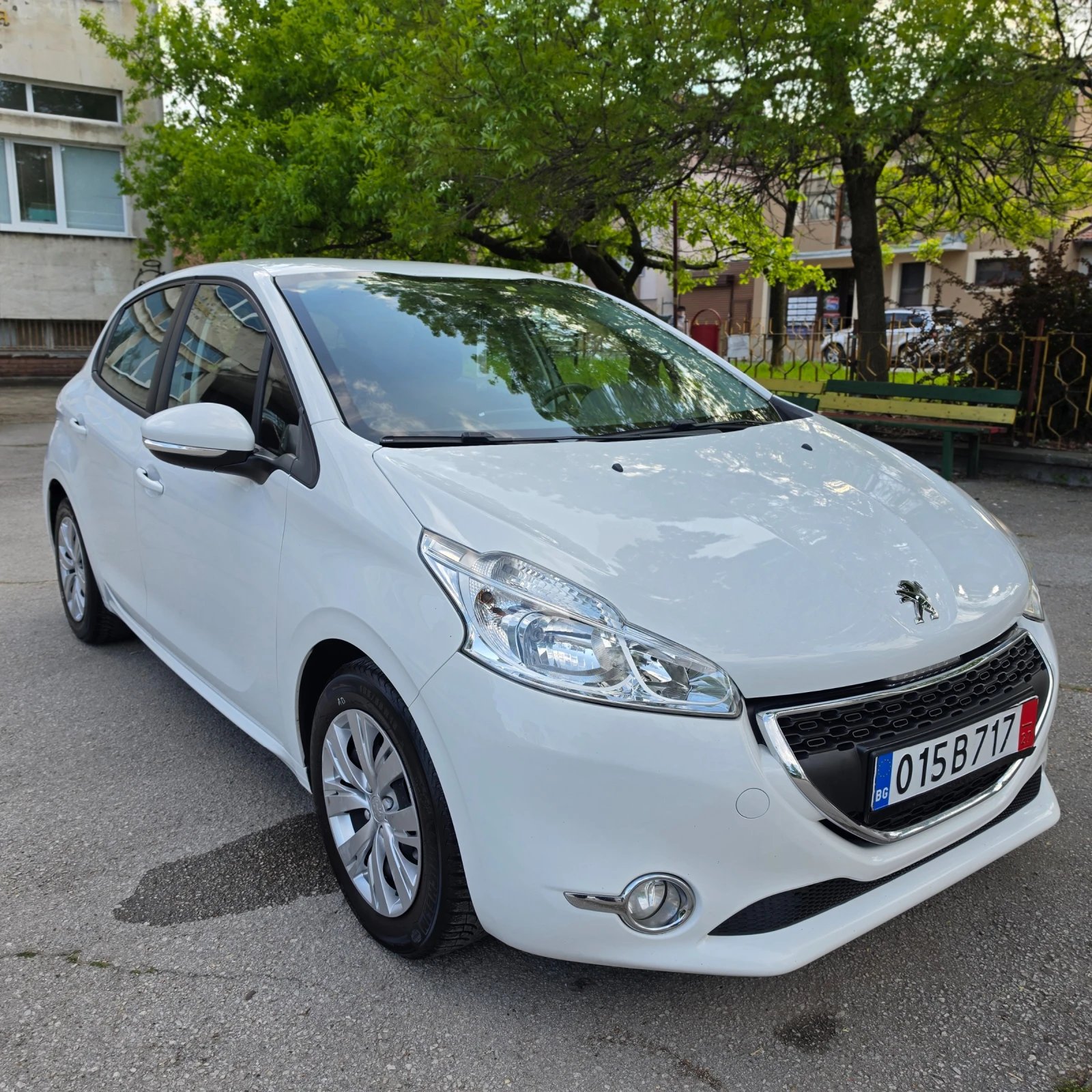 Peugeot 208 1.4HDI, снимка 17 - Автомобили и джипове - 54285598