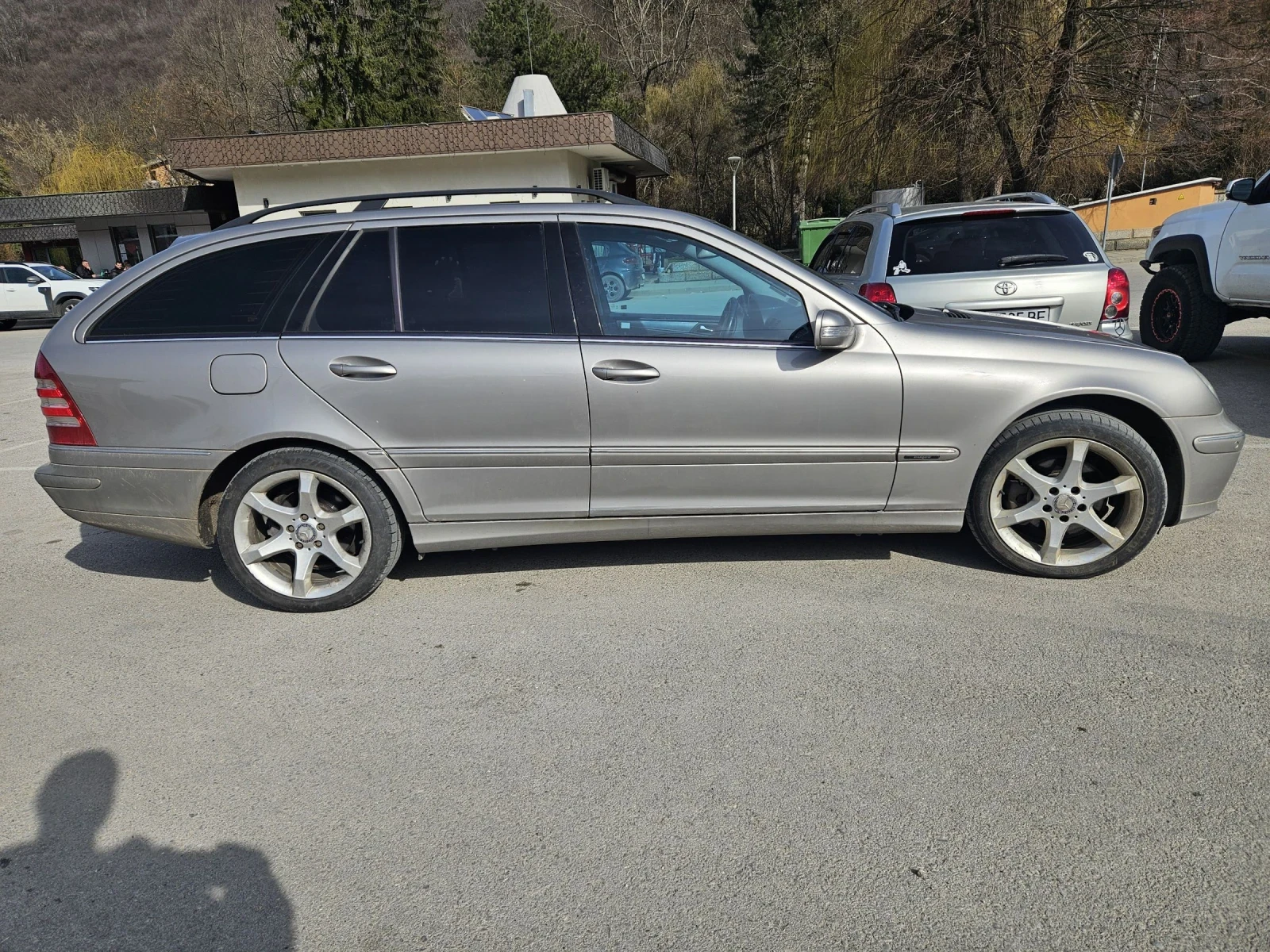 Mercedes-Benz C 270, снимка 2 - Автомобили и джипове - 54350935