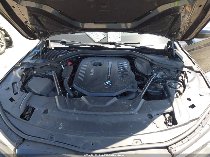 BMW 740 MPACK* PANO* AMBIENT* 360* HEADUP, снимка 9 - Автомобили и джипове - 55220092