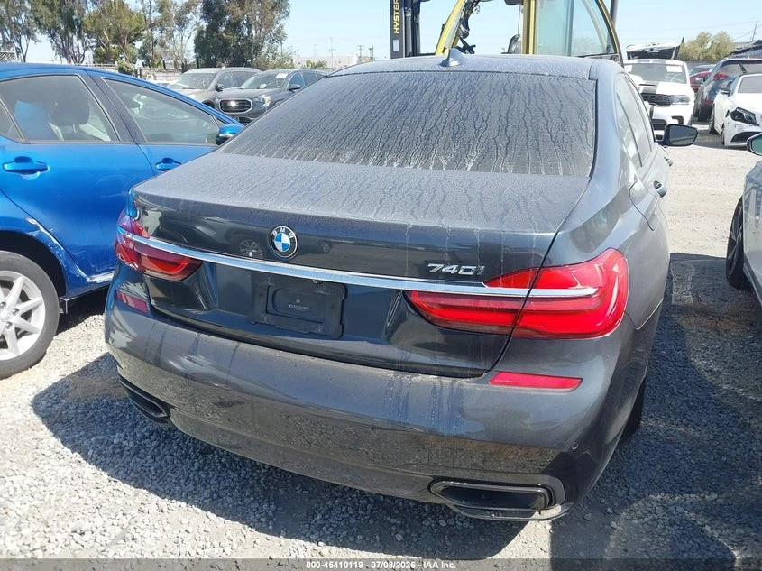 BMW 740 MPACK* PANO* AMBIENT* 360* HEADUP, снимка 7 - Автомобили и джипове - 55220092