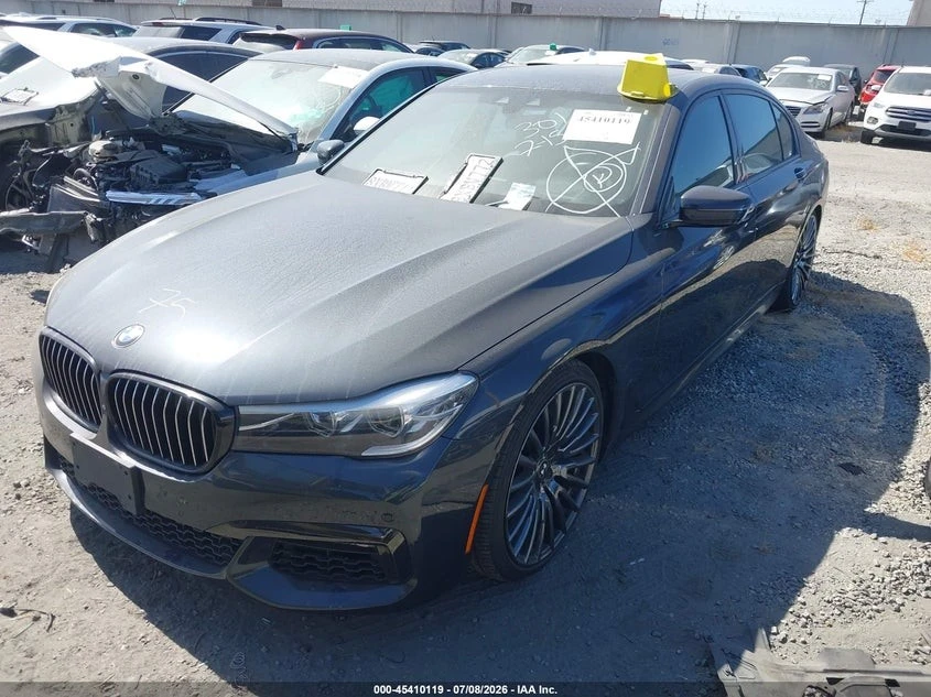 BMW 740 MPACK* PANO* AMBIENT* 360* HEADUP, снимка 3 - Автомобили и джипове - 55220092