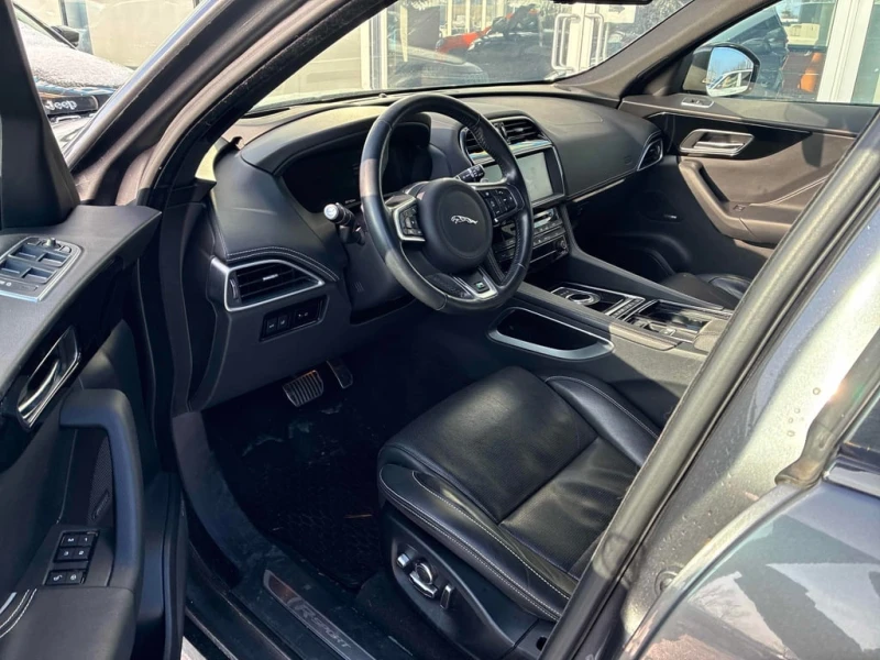 Jaguar F-PACE R Sport  CARFAX, снимка 5 - Автомобили и джипове - 53076870