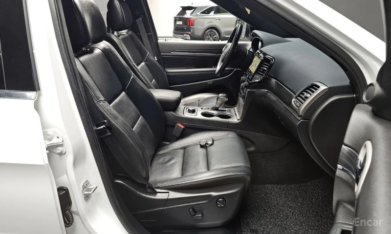 Jeep Grand cherokee, снимка 10 - Автомобили и джипове - 53289615